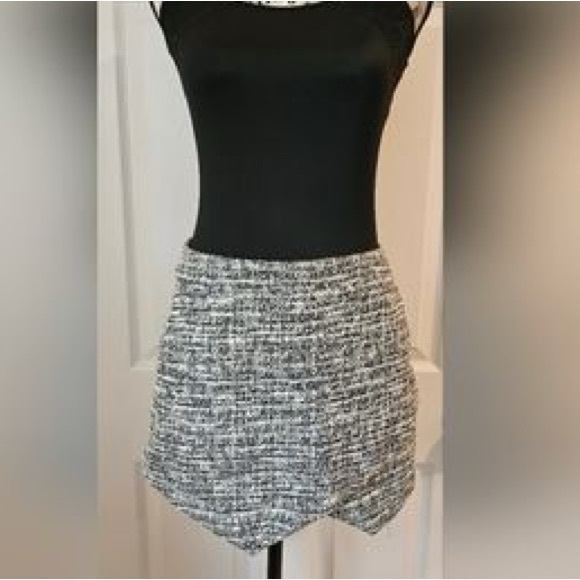 Aqua Tweed Skort with Gold - Picture 2 of 4